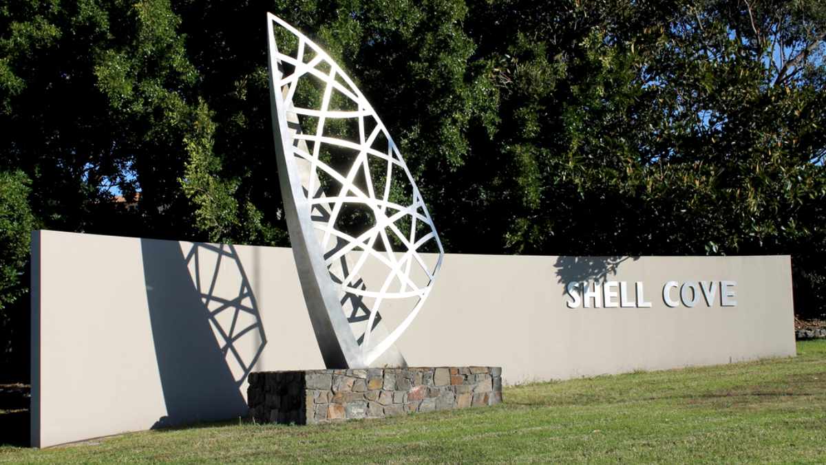 Shell Cove sign